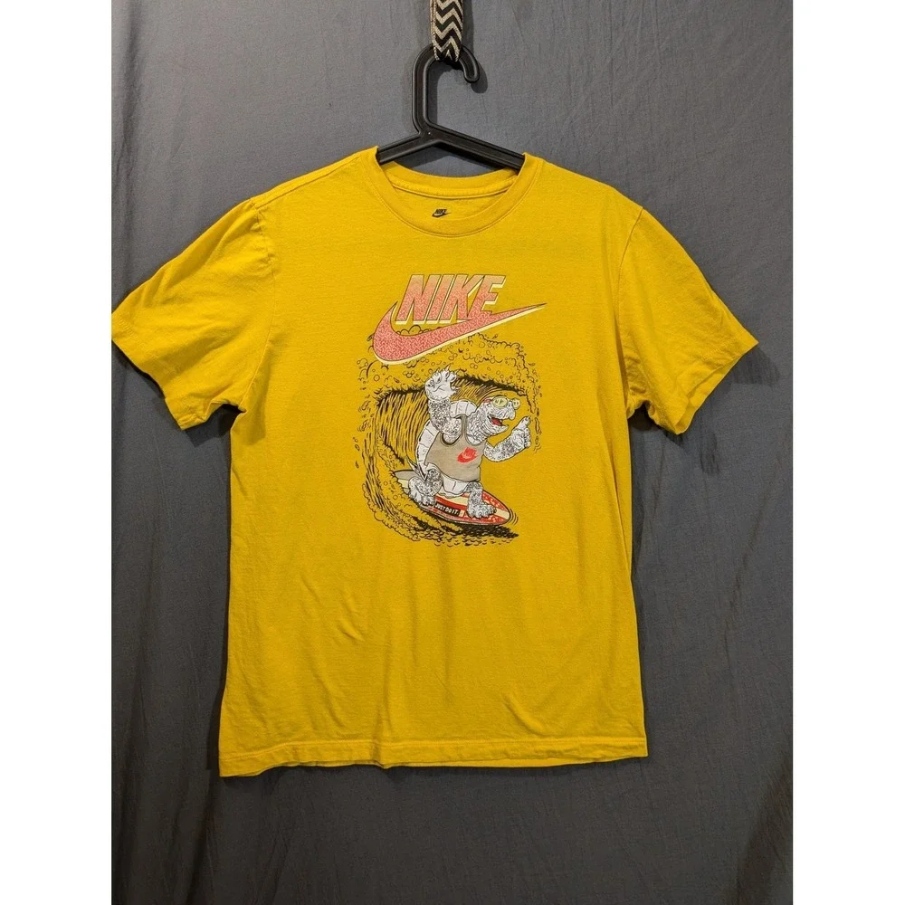 Nike Kids Yellow Turtle Surfing Graphic T Shirt Size‎ M